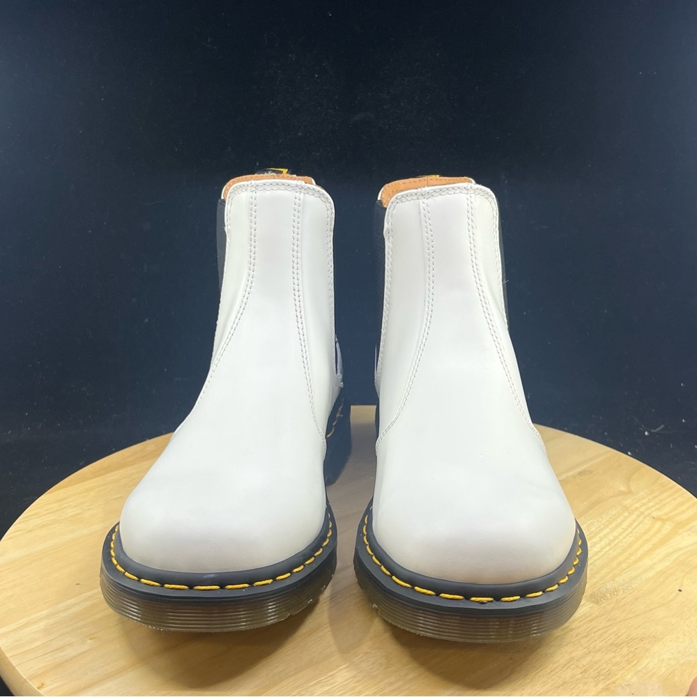 NEW Dr Martens 2976 Ys Unisex Leather Chelsea Boots In White Size Women 10/Men 9 - Picture 3 of 10